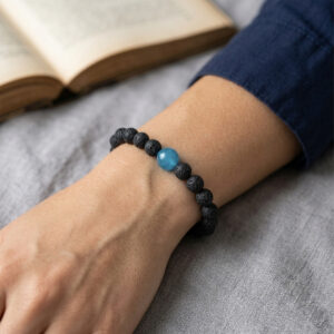 Bracelet with lava and quartz